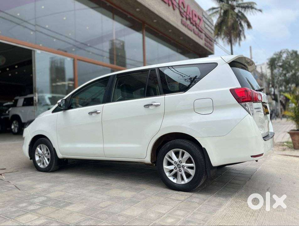 Toyota Innova Crysta 2.4 V 8 STR, 2019, Diesel
