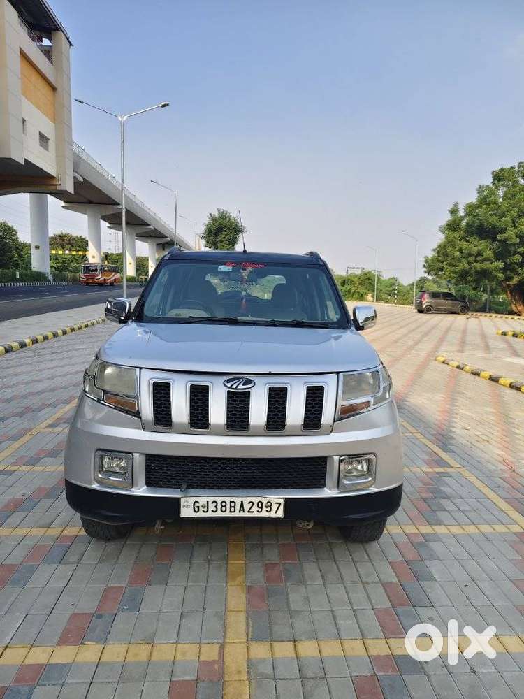 Mahindra Tuv 300 Mhawk100 T8 Dual Tone, 2018, Diesel