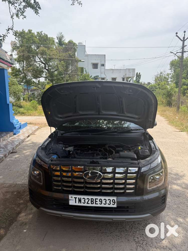 Hyundai Venue Petrol 2024