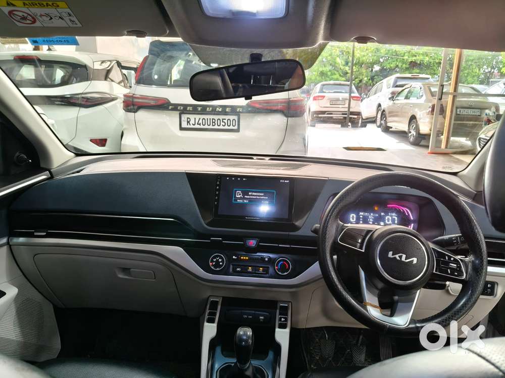 Kia Carens G 1.5 6mt Premium (o) 7-seater, 2023, Petrol