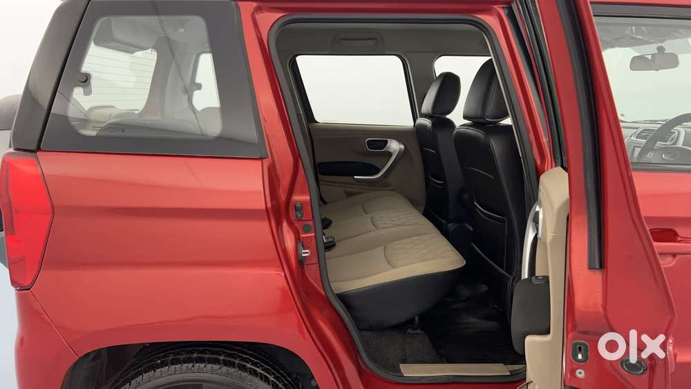 Mahindra Tuv 300 T10, 2018, Diesel