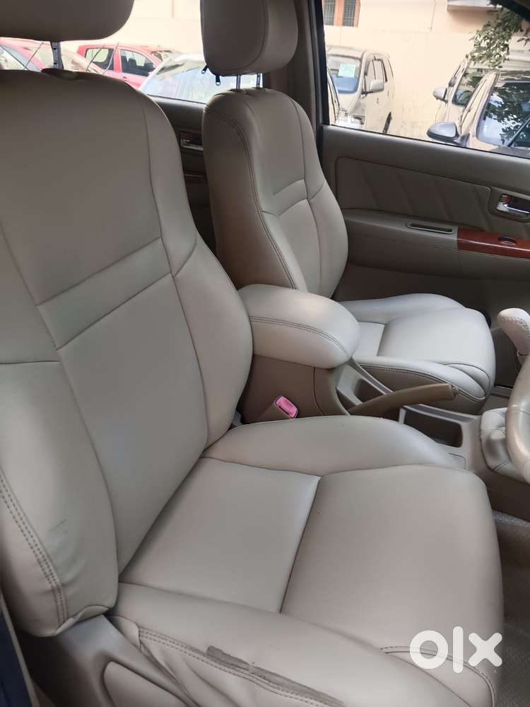 Toyota Fortuner 3.0 4x4 Manual, 2011, Diesel