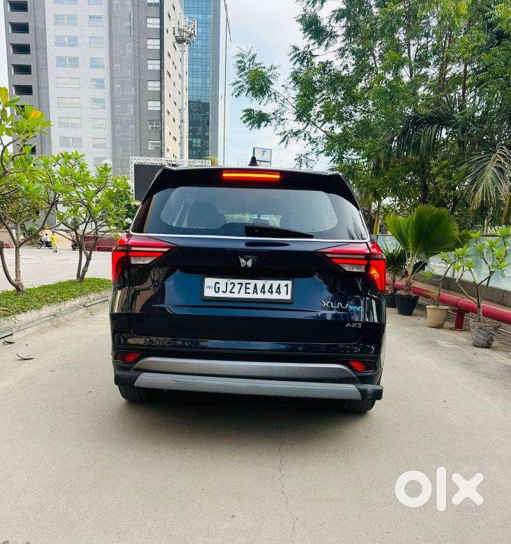 Mahindra Xuv700 Ax 3 Diesel Mt 7 Str (e), 2022, Diesel