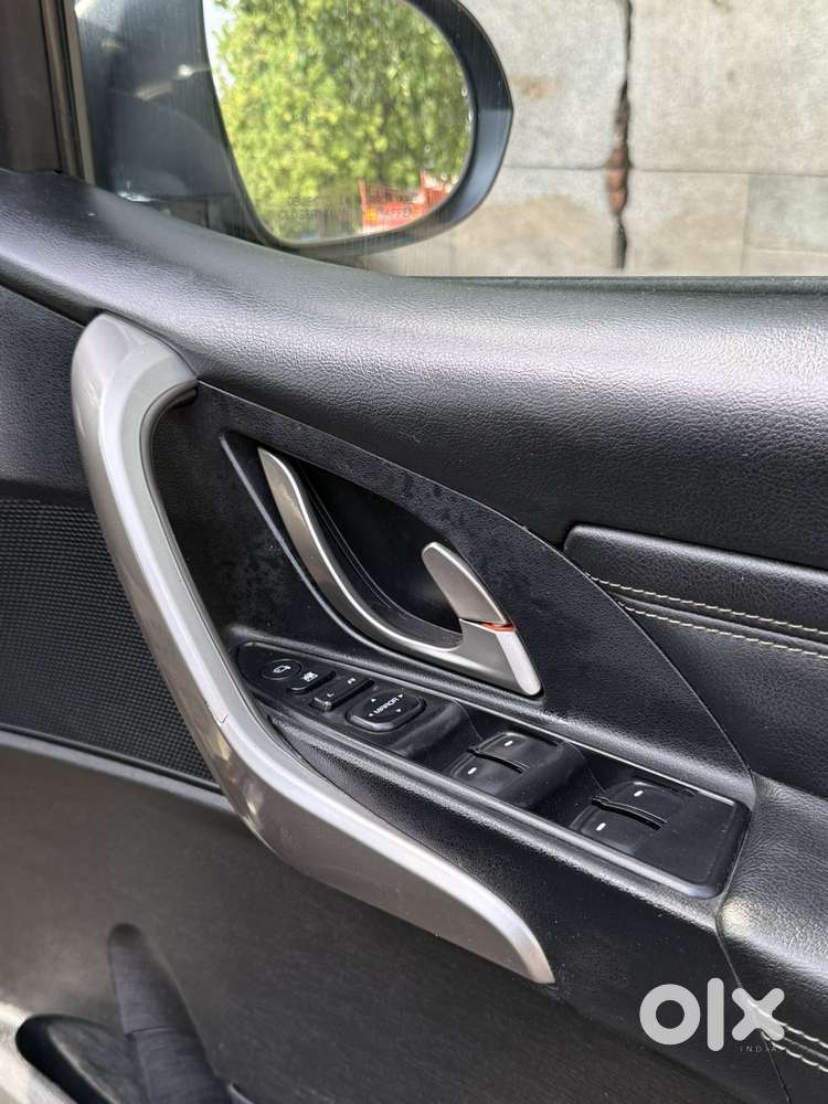 Mahindra Xuv500 W11 Option, 2020, Diesel