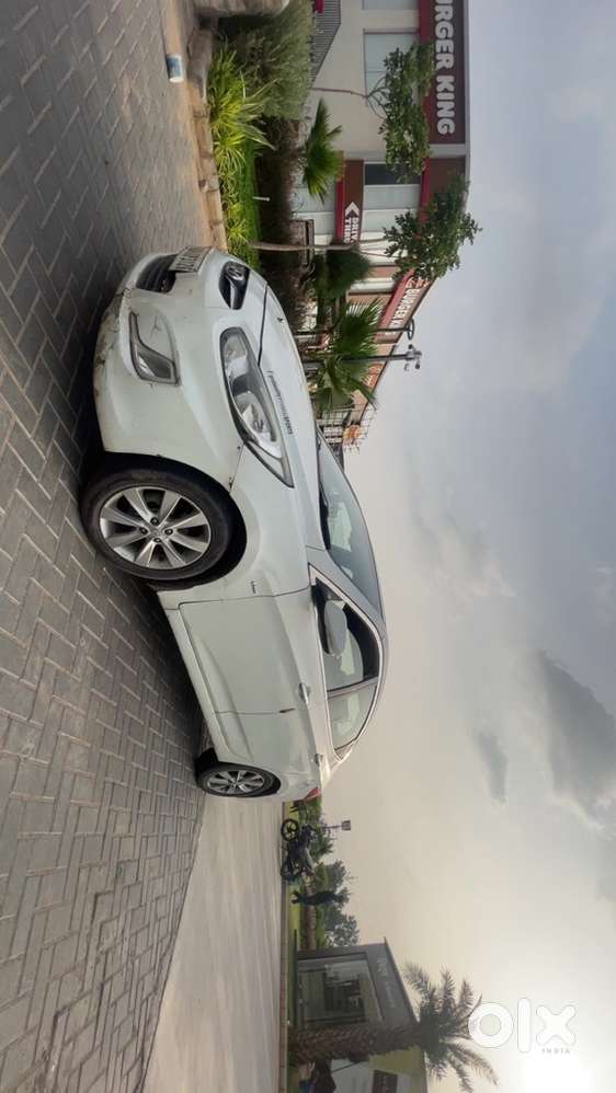 Hyundai Fluidic Verna 2012