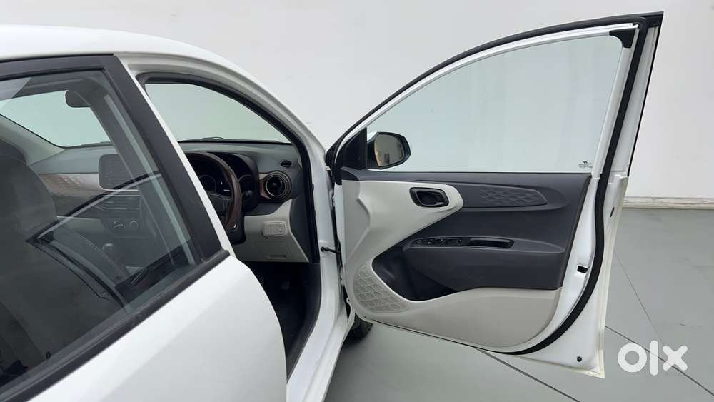 Hyundai Aura [2023-ongoing] 1.2 S Petrol Manual, 2022, Petrol