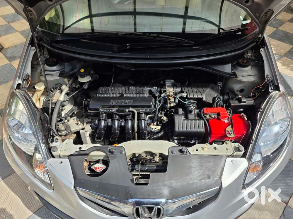 Honda Brio V Automatic, 2012, Petrol