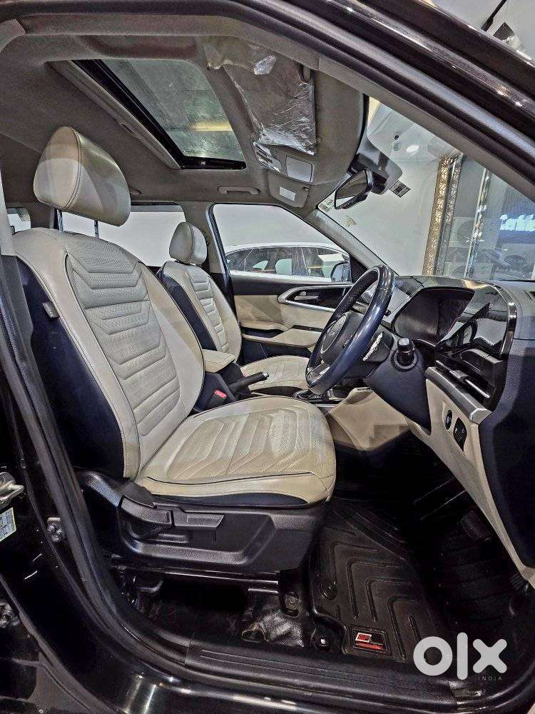 Kia Carens Luxury (o)1.5 Diesel At 7 Str, 2022, Diesel