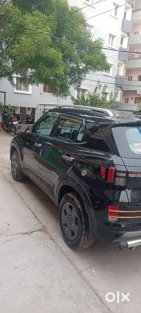 Hyundai Venue 2023 Petrol 45000 Km Driven