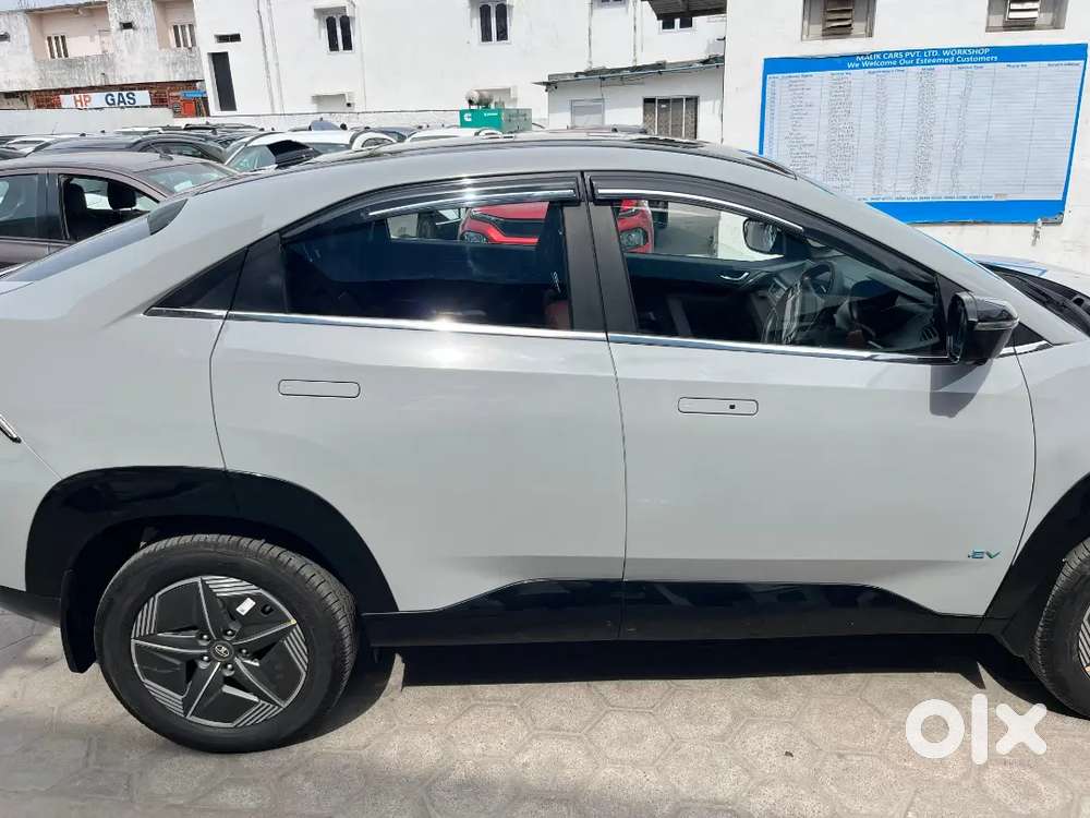 Tata Curvv Ev 2025accomplished Plus S Lr 55