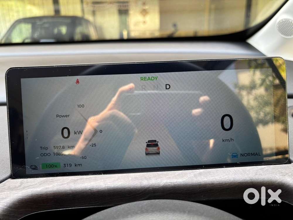 Mg Windsor Essence Ev 2025 Electric 10800 Km Driven