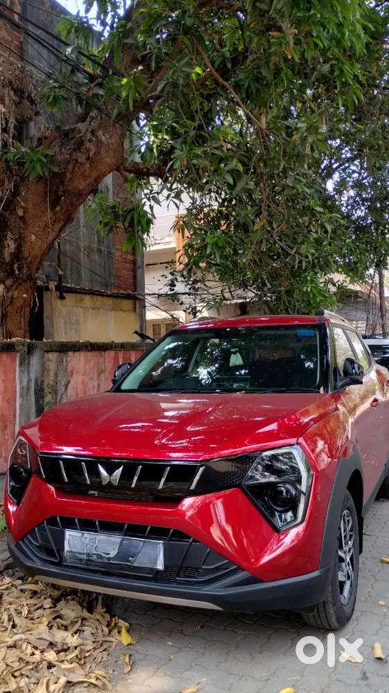 Mahindra Xuv 3xo 2025 Petrol 3100 Km 6 Months