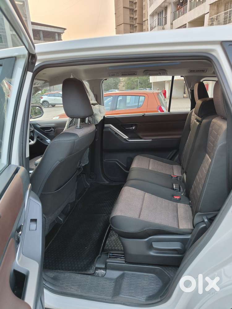 Toyota Innova Hycross 2.0 Vx Hybrid 8 Str, 2023, Petrol