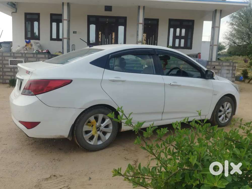 Hyundai Fluidic Verna 2015