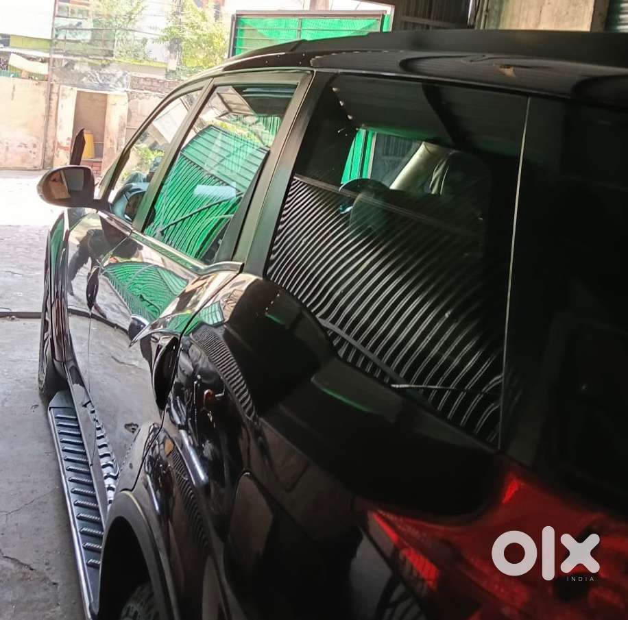 Mahindra Xuv500 W10