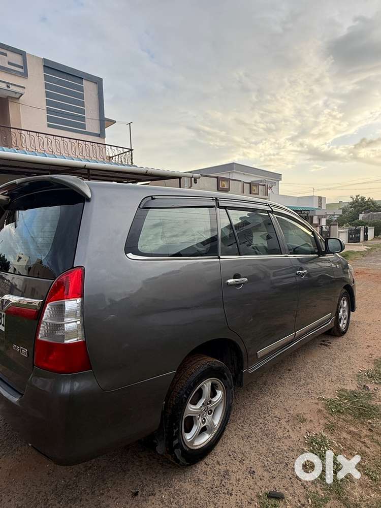 Toyota Innova 2012 Diesel Car