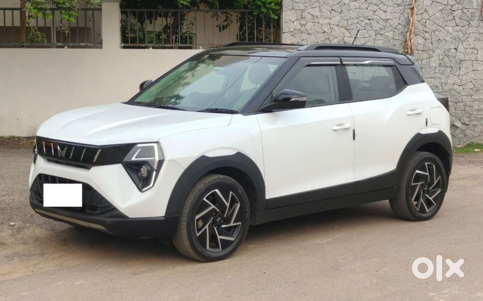 Mahindra Xuv 3xo Ax7 Diesel Mt, 2024, Diesel