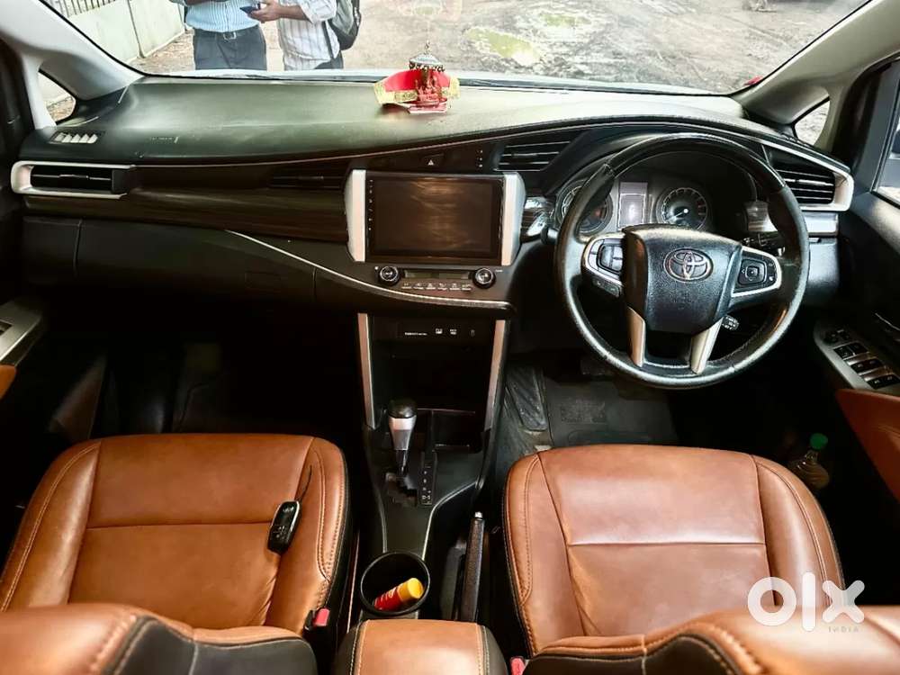 Toyota Innova Crysta 2.8 Zx At 7 Seater, 2016, Diesel