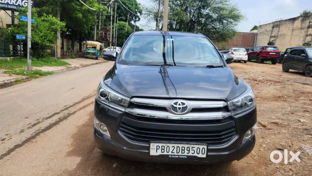 Toyota Innova Crysta 2016 Mt 7 Str , All Company Records , New Tyres ,