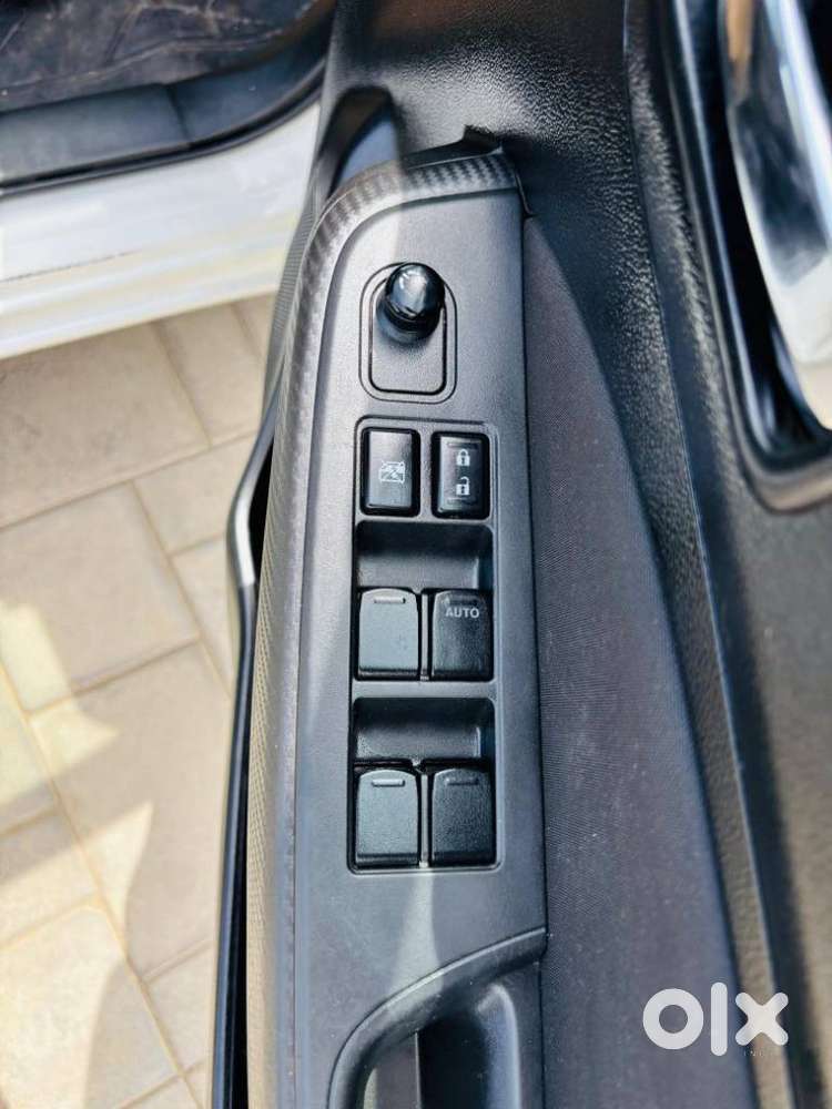Maruti Suzuki Swift 1.2 Vxi (o), 2021, Petrol