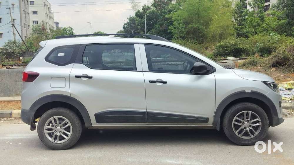 Renault Triber Rxl, 2023, Petrol