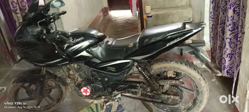 220 pulsar 2015 model