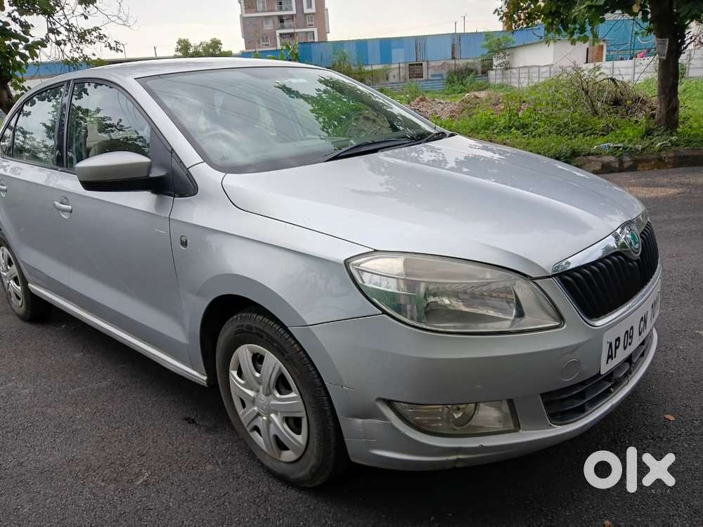 Skoda Rapid Elegance Mpi, 2013, Petrol