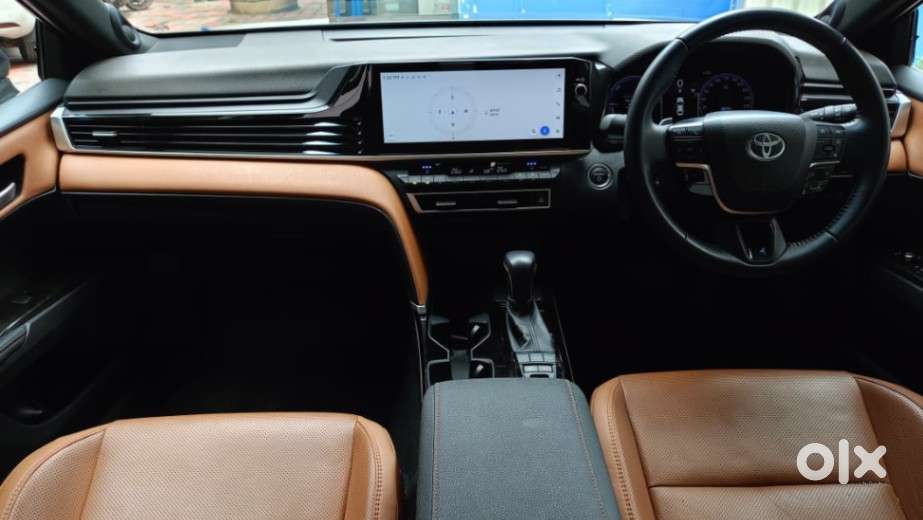 Toyota Camry Hybrid, 2025, Petrol