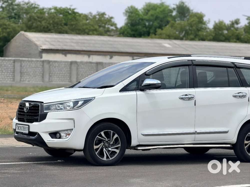 Toyota Innova Crysta 2.4 G Mt 7 Str, 2022, Diesel