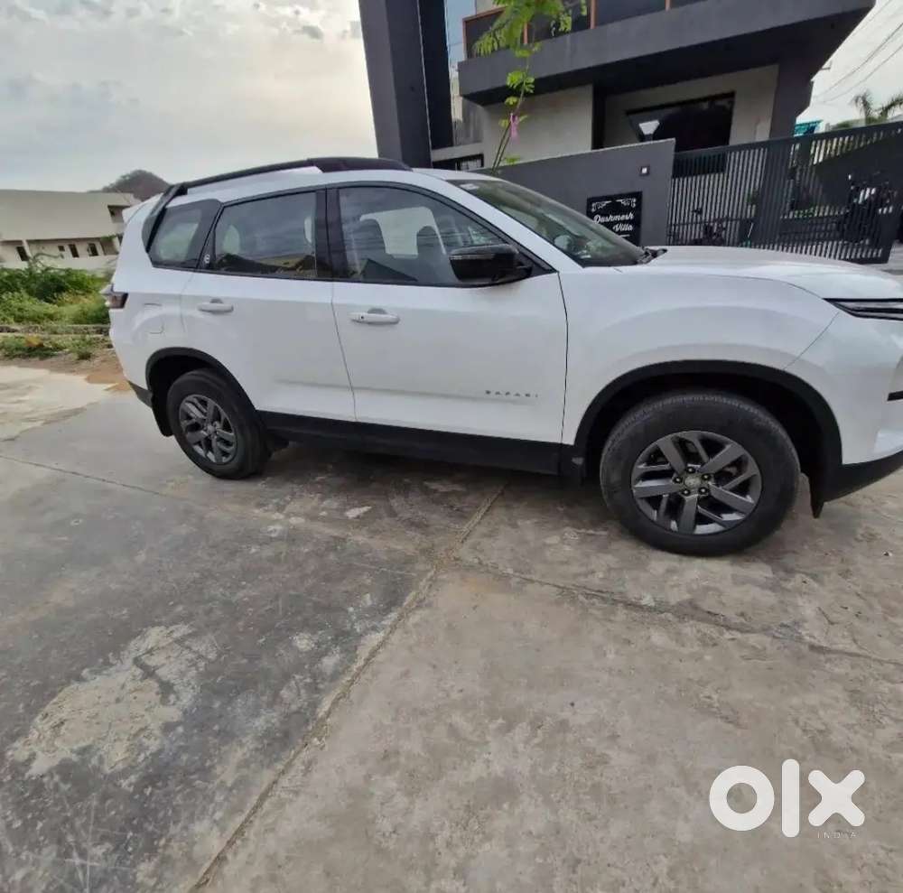 Tata Safari Pure Plus 2024