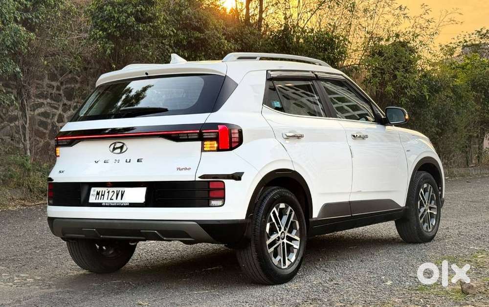 Hyundai Venue 1.0 Sx Plus Turbo Dct Dual Tone, 2023, Petrol