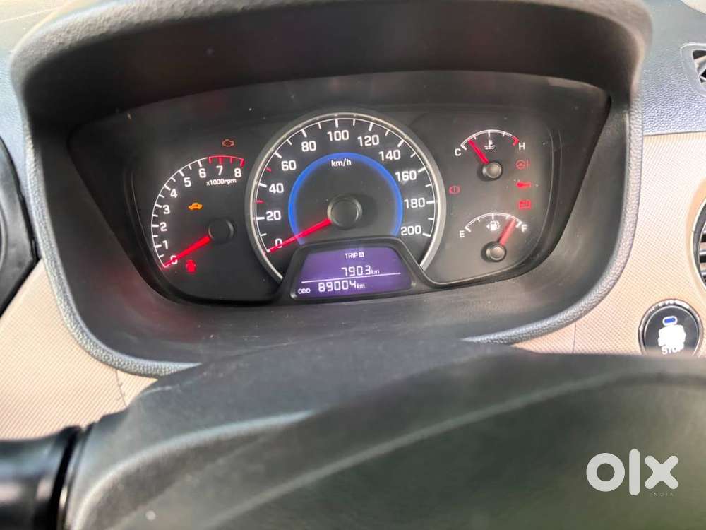 Hyundai Grand I10 Sportz 2013 – 2nd Owner, Well Maintainedthik Hai, ₹2