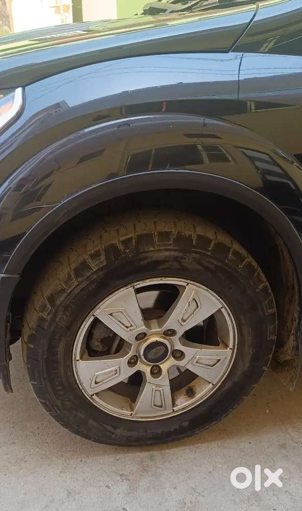 Mahindra Xuv500 W6 2014 Diesel  1.59l Km  3rd Owner