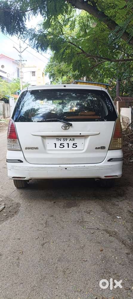 Toyota Innova 2.5 G (diesel) 8 Seater, 2011, Diesel