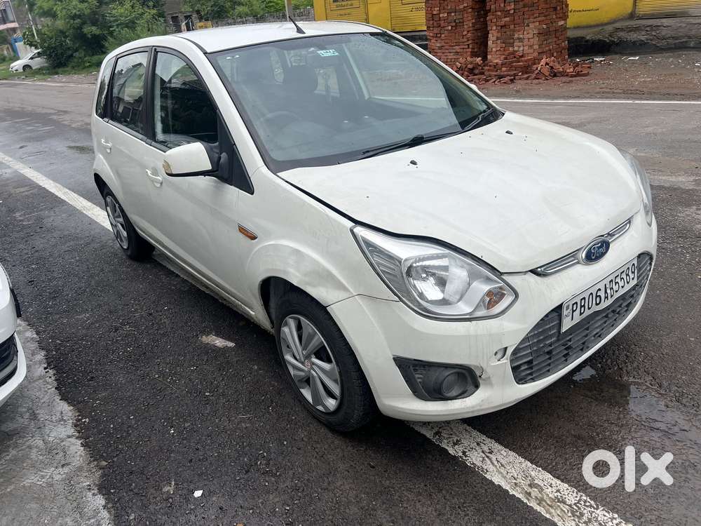 Ford Figo 1.2p Titanium Mt, 2015, Petrol
