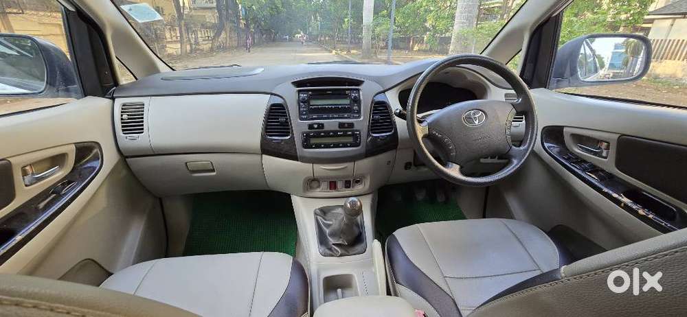 Toyota Innova 2.5 Vx 7 Seater Bs Iv, 2012, Diesel