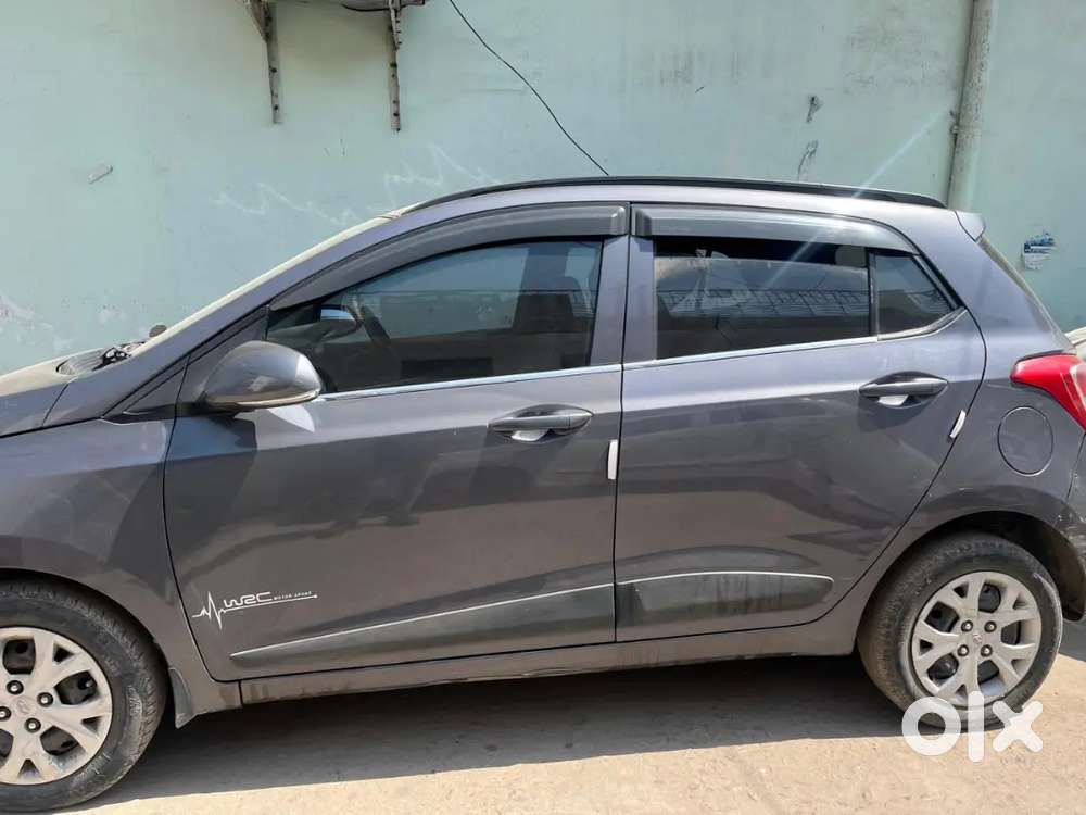 2nd Owner Hyundai Grand 2017 Petrol Manual