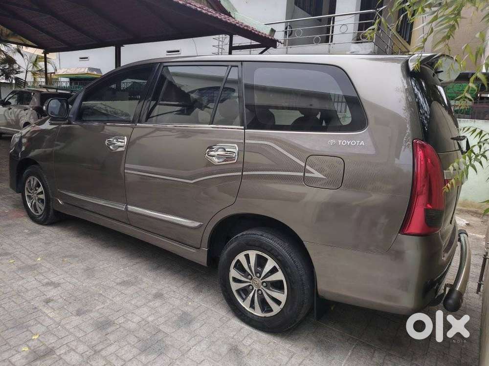 Toyota Innova 2.5 Z Diesel 7 Seater Bs Iv, 2015, Diesel