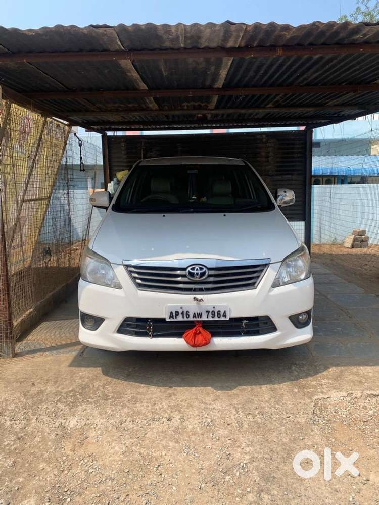 Toyota Innova 2012 Diesel Well Maintained