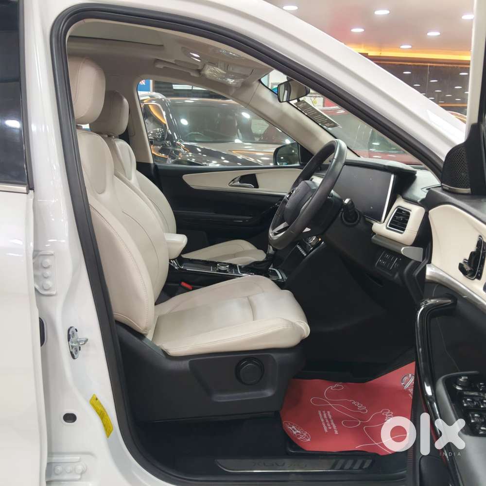 Mahindra Xuv700 2.0 Ax 7 Petrol At Luxury Pack Str, 2023, Petrol
