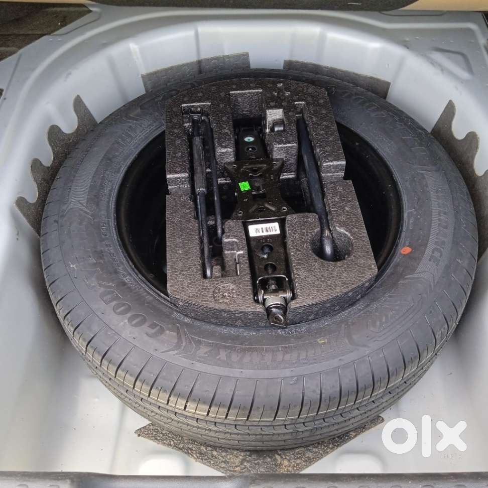 Skoda Slavia Ambition 1.0l Tsi At, 2022, Petrol