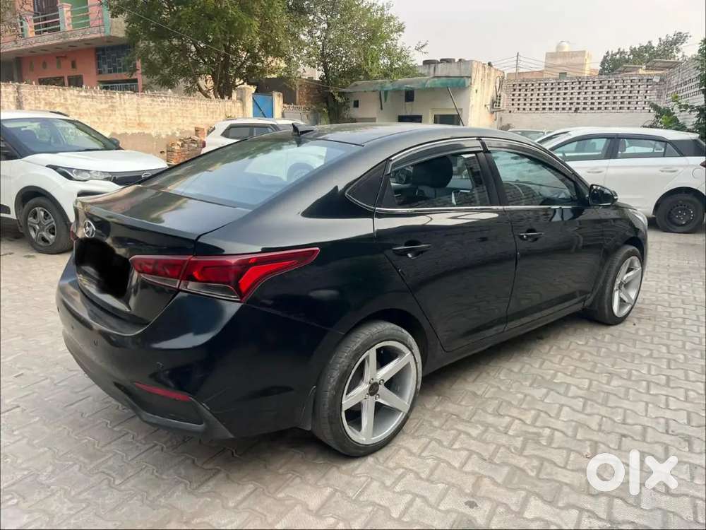 Hyundai Verna With Alloy Wheels,ambience Light