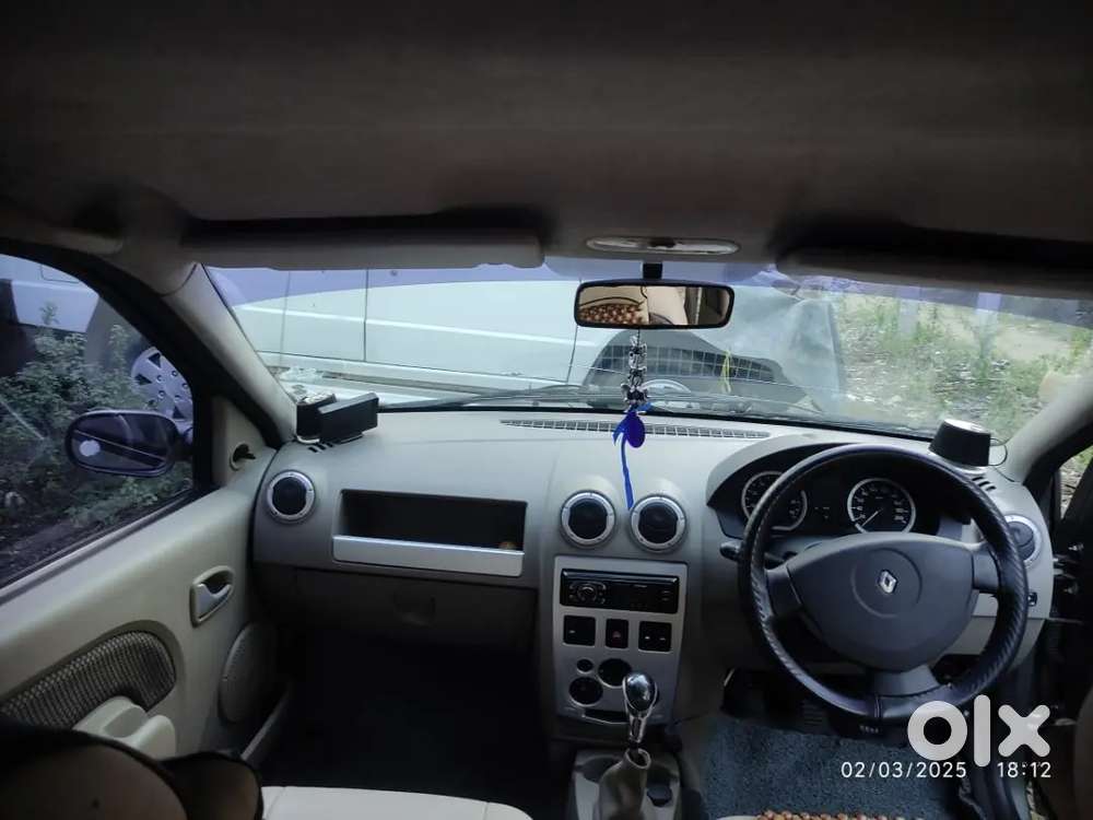 Mahindra Logan Petrol 2010
