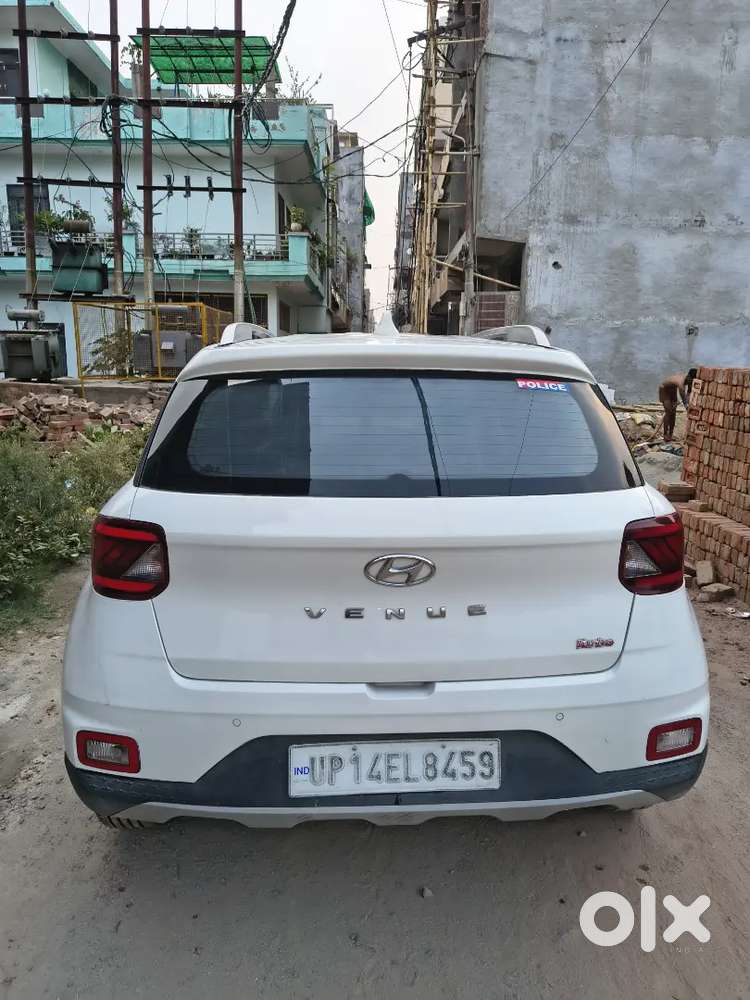 Venue
2020 Model
White Colour
1st Owner
Good Condition