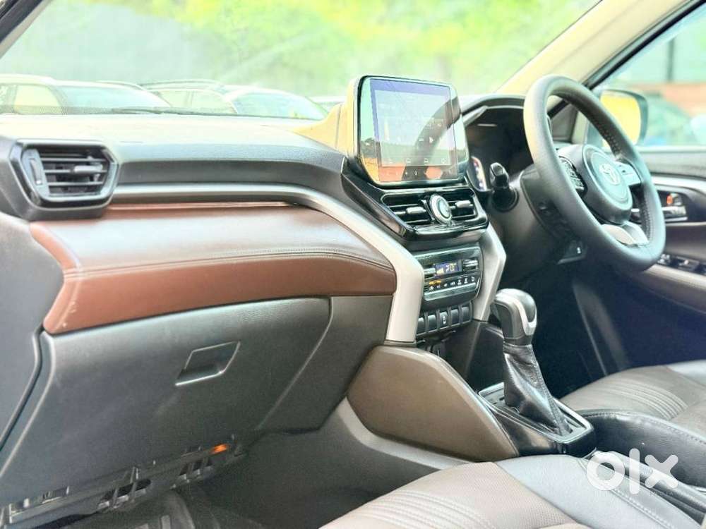 Toyota Urban Cruiser Hyryder 1.5 V Hybrid, 2023, Petrol