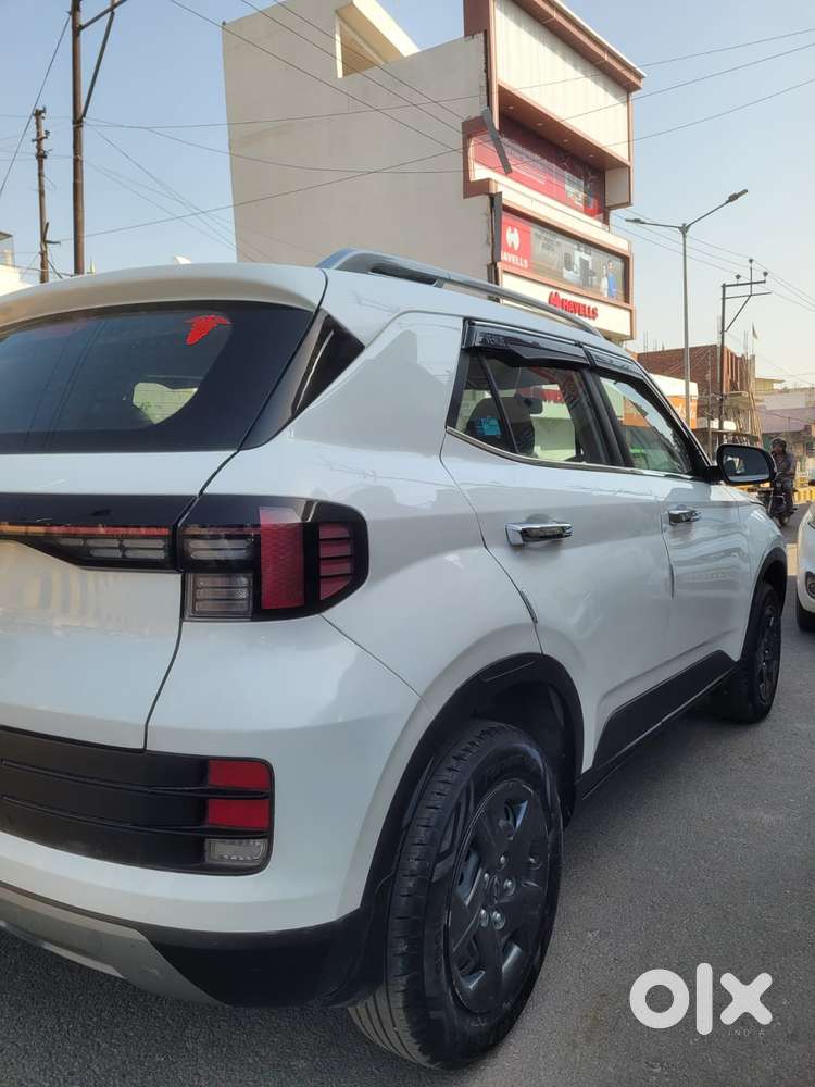 Hyundai Venue S (o) 1.2 Petrol Knight Edition, 2025, Petrol