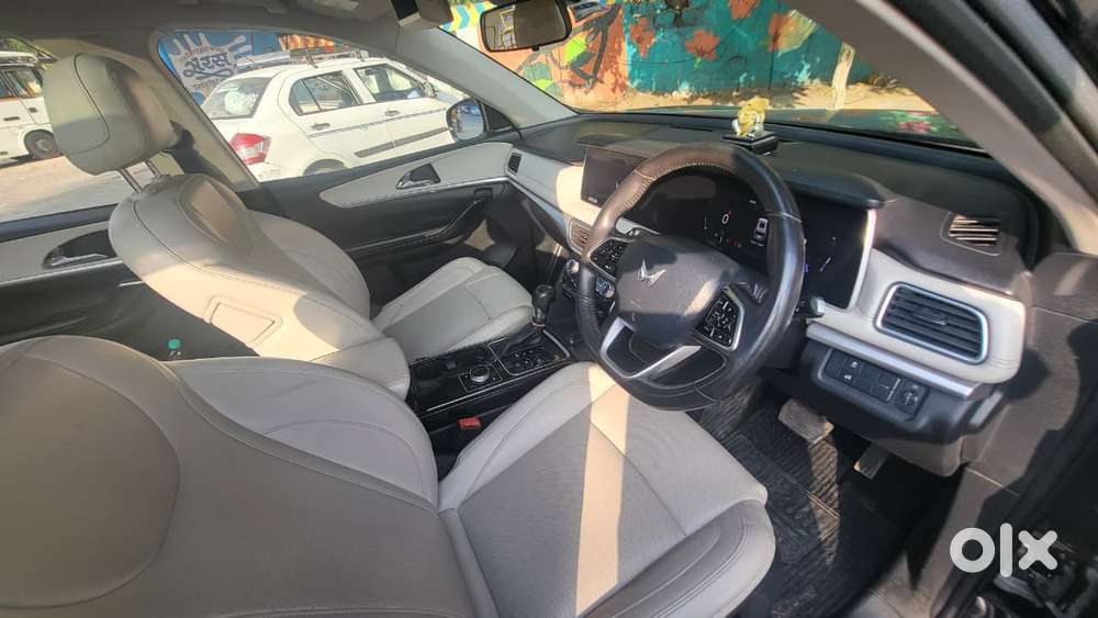 Mahindra Xuv700 2.2 Ax 7 Diesel At Luxury Pack Str, 2023, Diesel