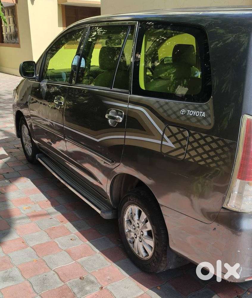 Toyota Innova 2009-2011 2.5 Vx 8 Str Bsiv, 2010, Diesel