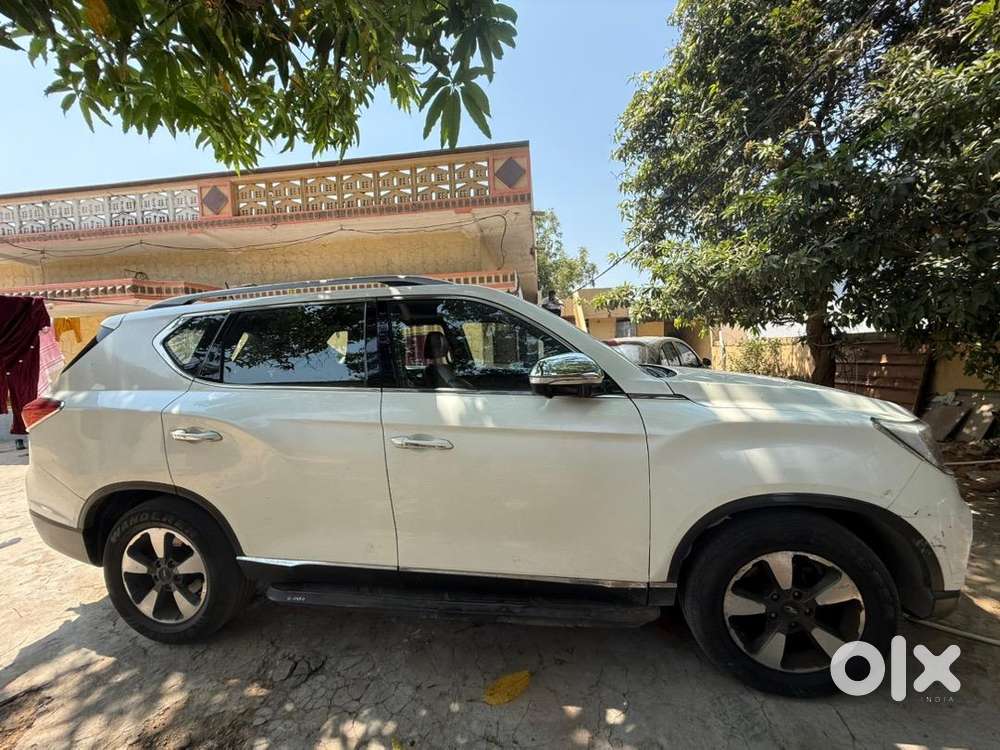 Mahindra Alturas G4 2019