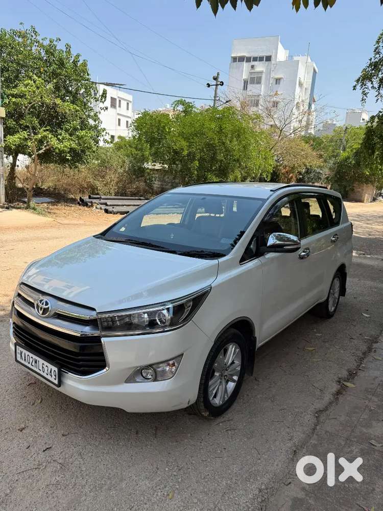 Toyota Innova Crysta 2016 Diesel Well Maintained